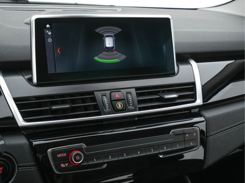 BMW 2 Serie Active Tourer 225xe iPerformance Executive (INCL-BTW) *DAKOTA-LEATHER | FULL-LED | HARMAN/KARDON-AUDIO  | HEATED-SPORT-SEATS | HEAD-UP | DAB+  | ECC | NAVI-FULLMAP | PDC | CRUISE | 17''ALU*