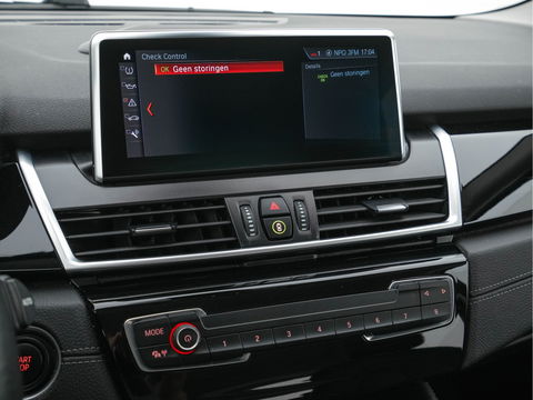 BMW 2 Serie Active Tourer 225xe iPerformance Executive (INCL-BTW) *DAKOTA-LEATHER | FULL-LED | HARMAN/KARDON-AUDIO  | HEATED-SPORT-SEATS | HEAD-UP | DAB+  | ECC | NAVI-FULLMAP | PDC | CRUISE | 17''ALU*