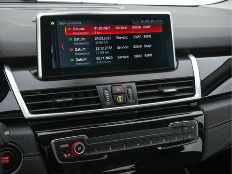 BMW 2 Serie Active Tourer 225xe iPerformance Executive (INCL-BTW) *DAKOTA-LEATHER | FULL-LED | HARMAN/KARDON-AUDIO  | HEATED-SPORT-SEATS | HEAD-UP | DAB+  | ECC | NAVI-FULLMAP | PDC | CRUISE | 17''ALU*