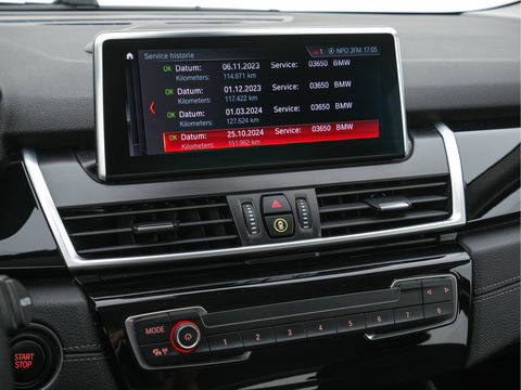 BMW 2 Serie Active Tourer 225xe iPerformance Executive (INCL-BTW) *DAKOTA-LEATHER | FULL-LED | HARMAN/KARDON-AUDIO  | HEATED-SPORT-SEATS | HEAD-UP | DAB+  | ECC | NAVI-FULLMAP | PDC | CRUISE | 17''ALU*