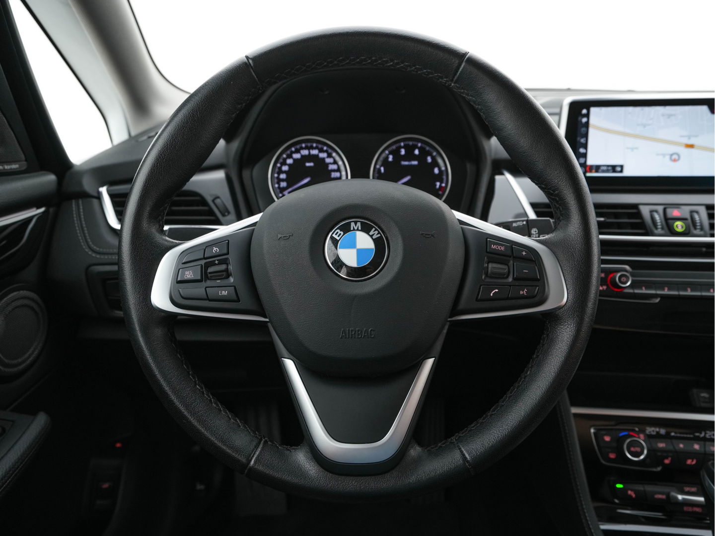 BMW 2 Serie Active Tourer 225xe iPerformance Executive (INCL-BTW) *DAKOTA-LEATHER | FULL-LED | HARMAN/KARDON-AUDIO  | HEATED-SPORT-SEATS | HEAD-UP | DAB+  | ECC | NAVI-FULLMAP | PDC | CRUISE | 17''ALU*