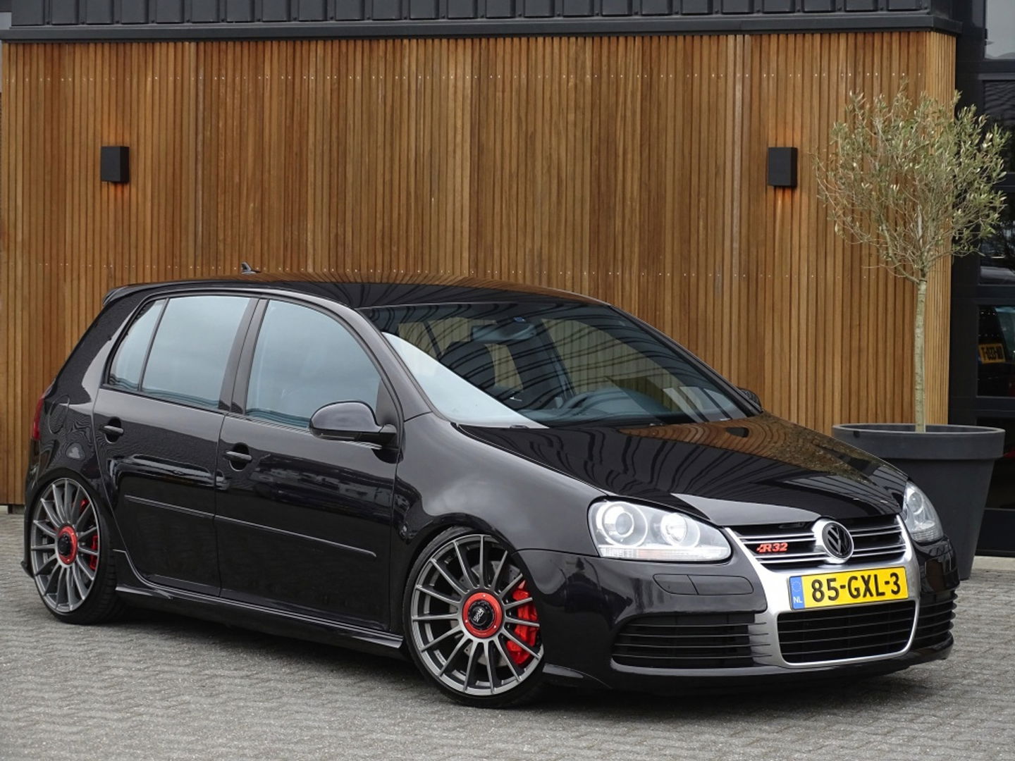 Volkswagen Golf 3.2 R32 V6 252PK DSG RNS / AirRide *NAP*