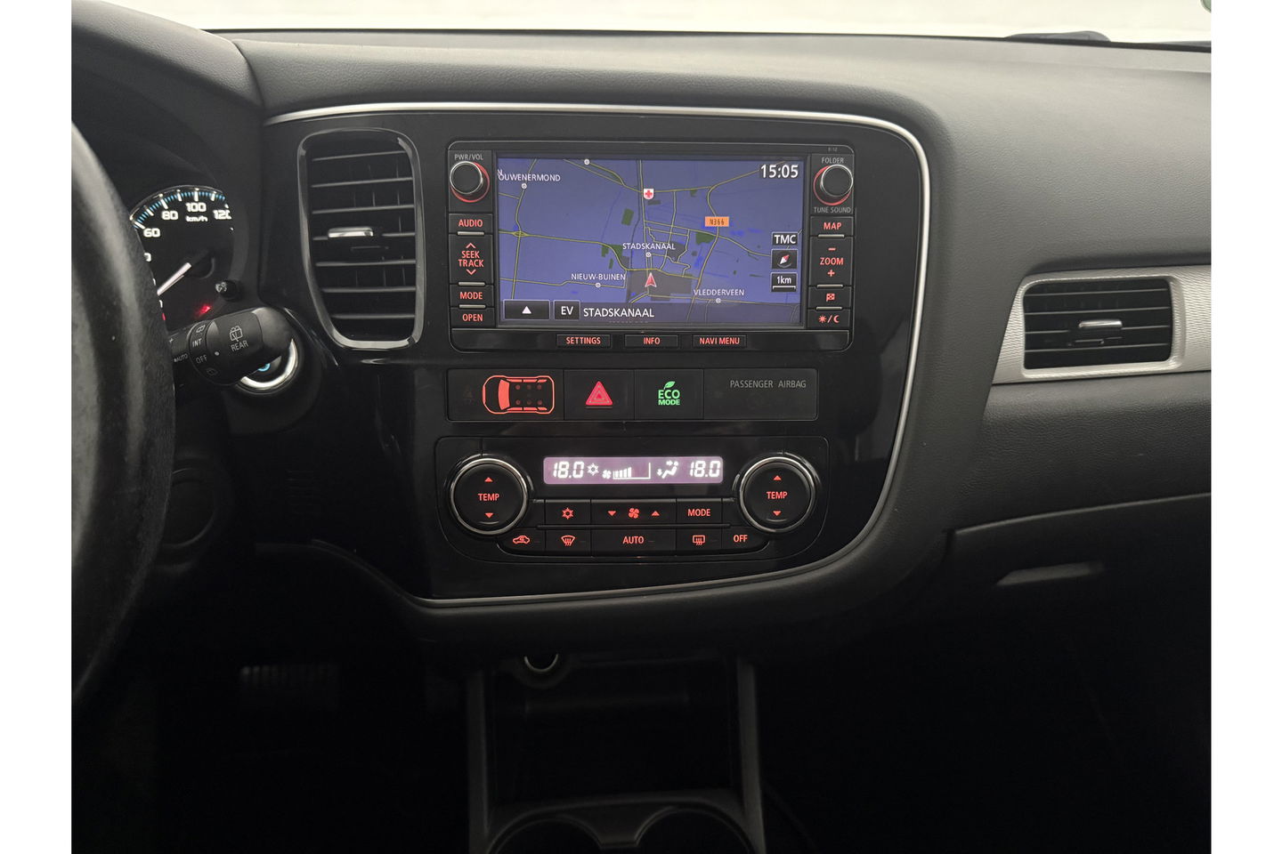 Mitsubishi Outlander 2.0 PHEV Executive Edition Hybride Automaat Camera Clima Cruise LED Navigatie 18"LMV