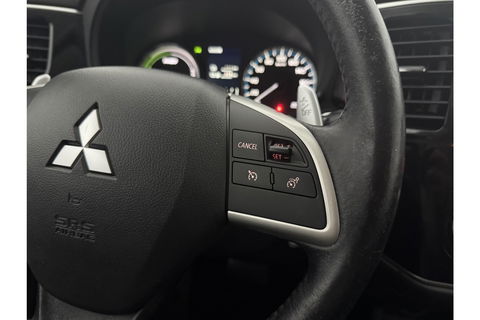 Mitsubishi Outlander 2.0 PHEV Executive Edition Hybride Automaat Camera Clima Cruise LED Navigatie 18"LMV