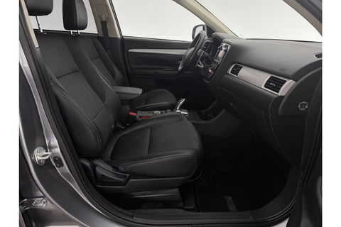 Mitsubishi Outlander 2.0 PHEV Executive Edition Hybride Automaat Camera Clima Cruise LED Navigatie 18"LMV
