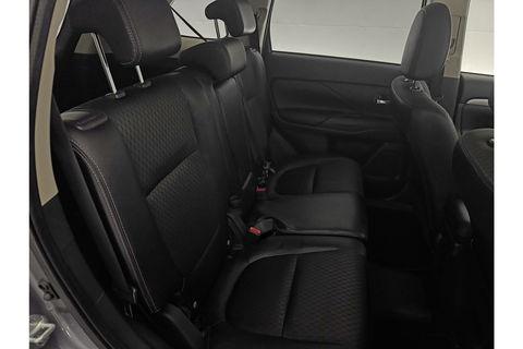 Mitsubishi Outlander 2.0 PHEV Executive Edition Hybride Automaat Camera Clima Cruise LED Navigatie 18"LMV