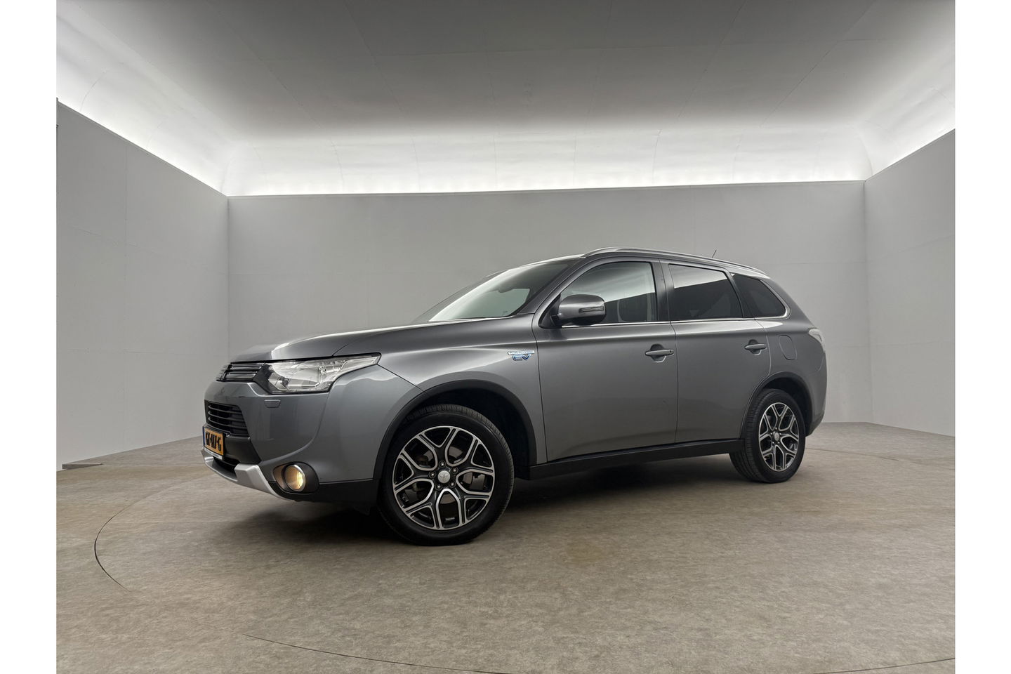 Mitsubishi Outlander 2.0 PHEV Executive Edition Hybride Automaat Camera Clima Cruise LED Navigatie 18"LMV