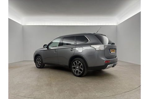Mitsubishi Outlander 2.0 PHEV Executive Edition Hybride Automaat Camera Clima Cruise LED Navigatie 18"LMV