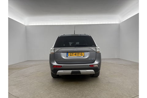 Mitsubishi Outlander 2.0 PHEV Executive Edition Hybride Automaat Camera Clima Cruise LED Navigatie 18"LMV