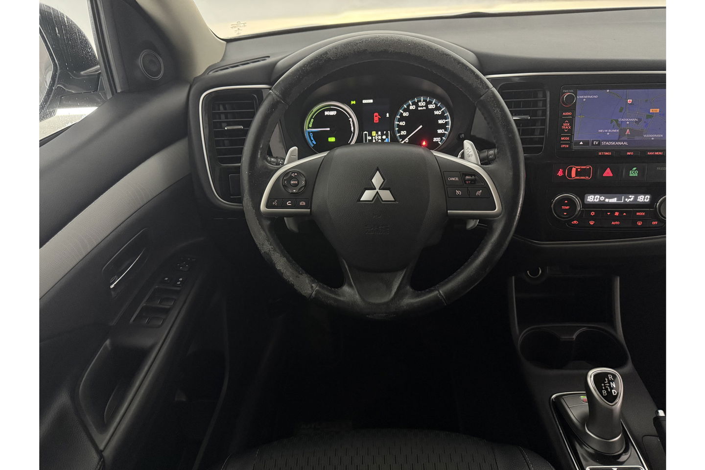 Mitsubishi Outlander 2.0 PHEV Executive Edition Hybride Automaat Camera Clima Cruise LED Navigatie 18"LMV