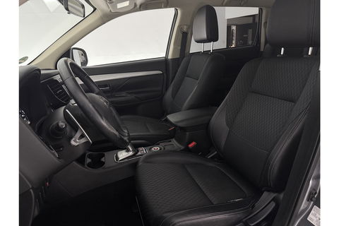 Mitsubishi Outlander 2.0 PHEV Executive Edition Hybride Automaat Camera Clima Cruise LED Navigatie 18"LMV