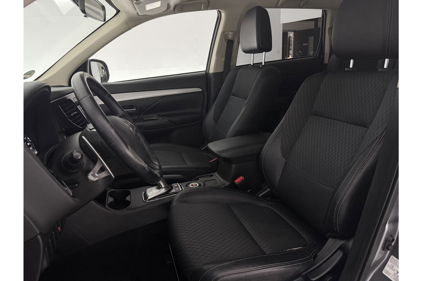 Mitsubishi Outlander 2.0 PHEV Executive Edition Hybride Automaat Camera Clima Cruise LED Navigatie 18"LMV