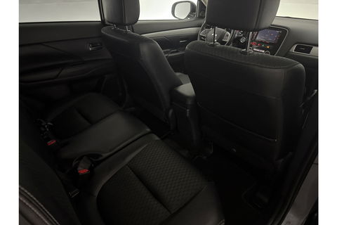 Mitsubishi Outlander 2.0 PHEV Executive Edition Hybride Automaat Camera Clima Cruise LED Navigatie 18"LMV