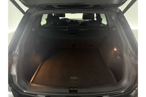 Mitsubishi Outlander 2.0 PHEV Executive Edition Hybride Automaat Camera Clima Cruise LED Navigatie 18"LMV