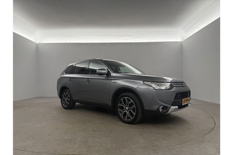 Mitsubishi Outlander 2.0 PHEV Executive Edition Hybride Automaat Camera Clima Cruise LED Navigatie 18"LMV