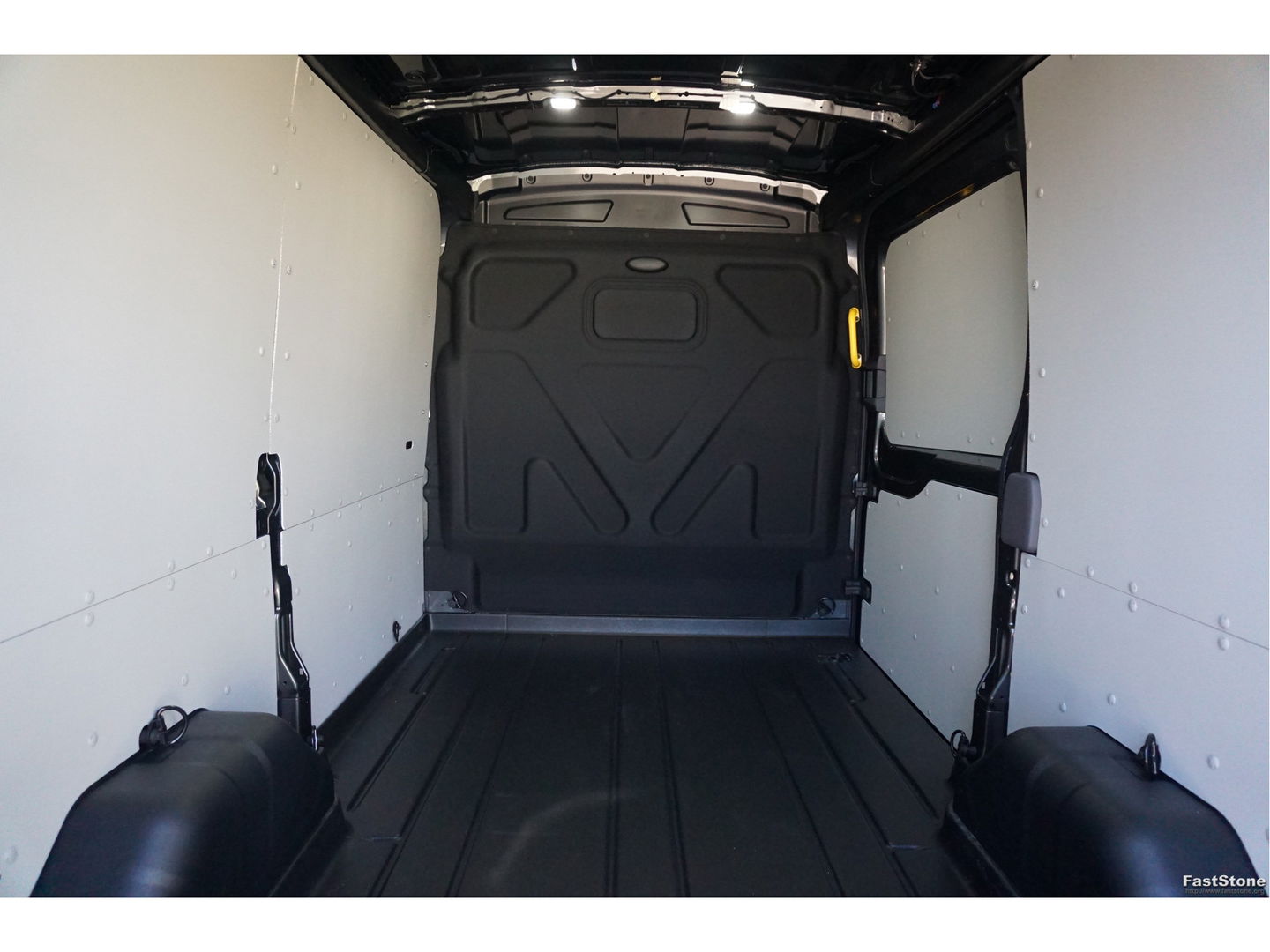 Ford Transit 350M L2H2 Limited AUT-8 165PK BPM VRIJ Navi, Adap. Cruise, 360° Cam, Trekhaak, Xenon!! NR. 271