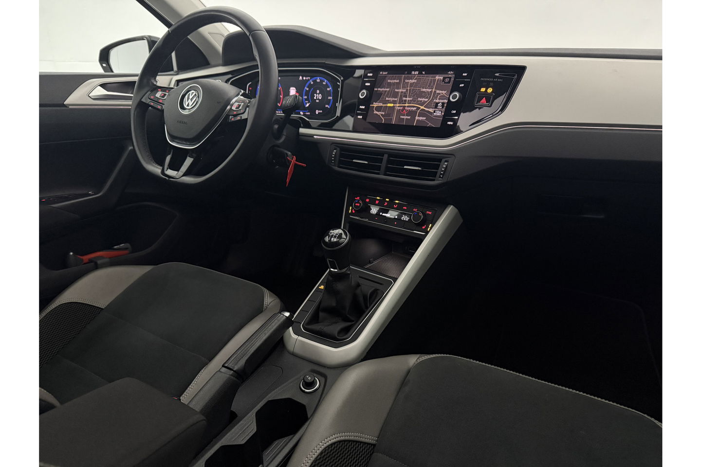 Volkswagen Polo 1.0 TSI R-line Pano LED Virtual Camera Carplay ACC Clima Navi PDC 17''LMV
