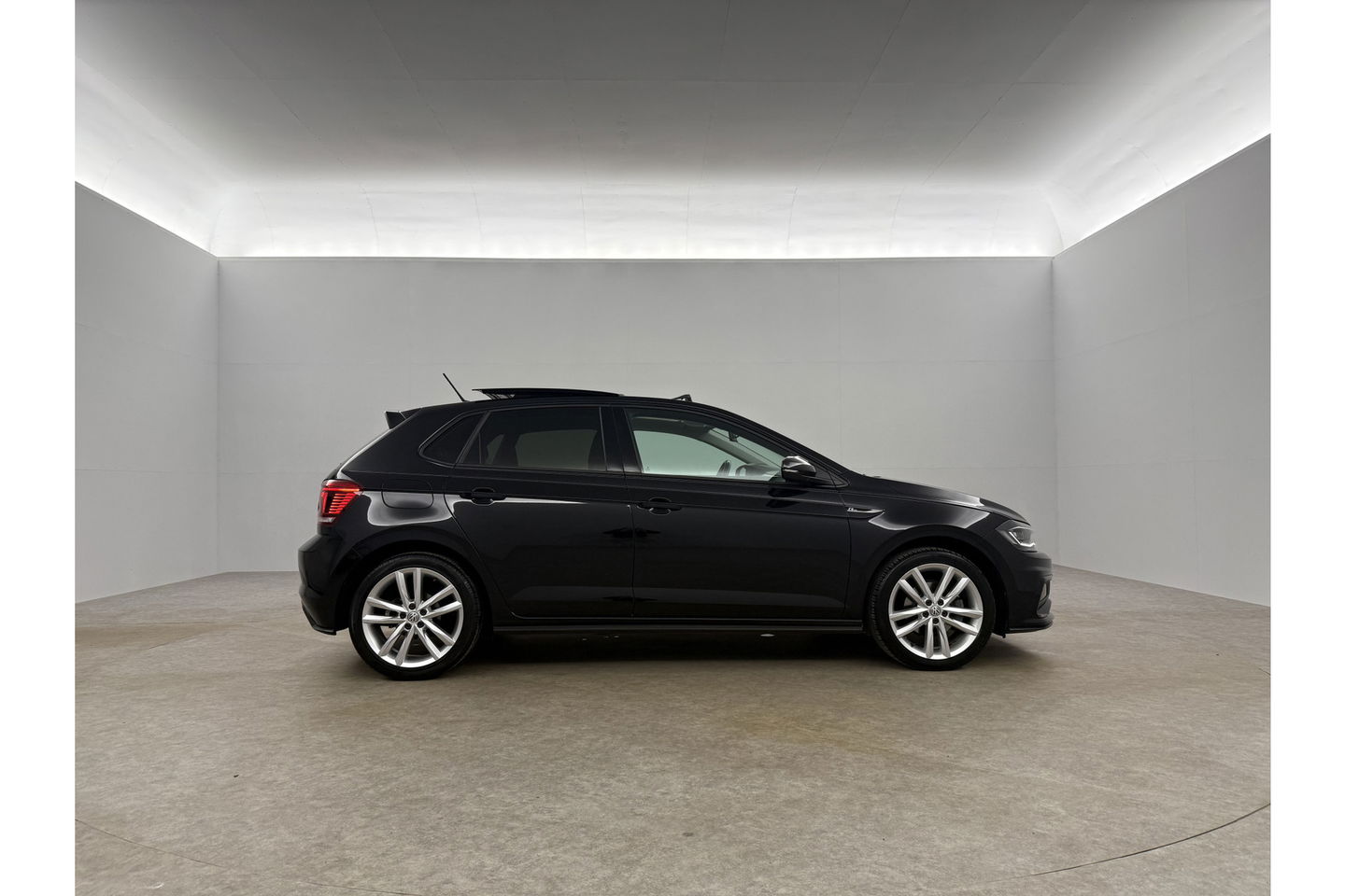 Volkswagen Polo 1.0 TSI R-line Pano LED Virtual Camera Carplay ACC Clima Navi PDC 17''LMV