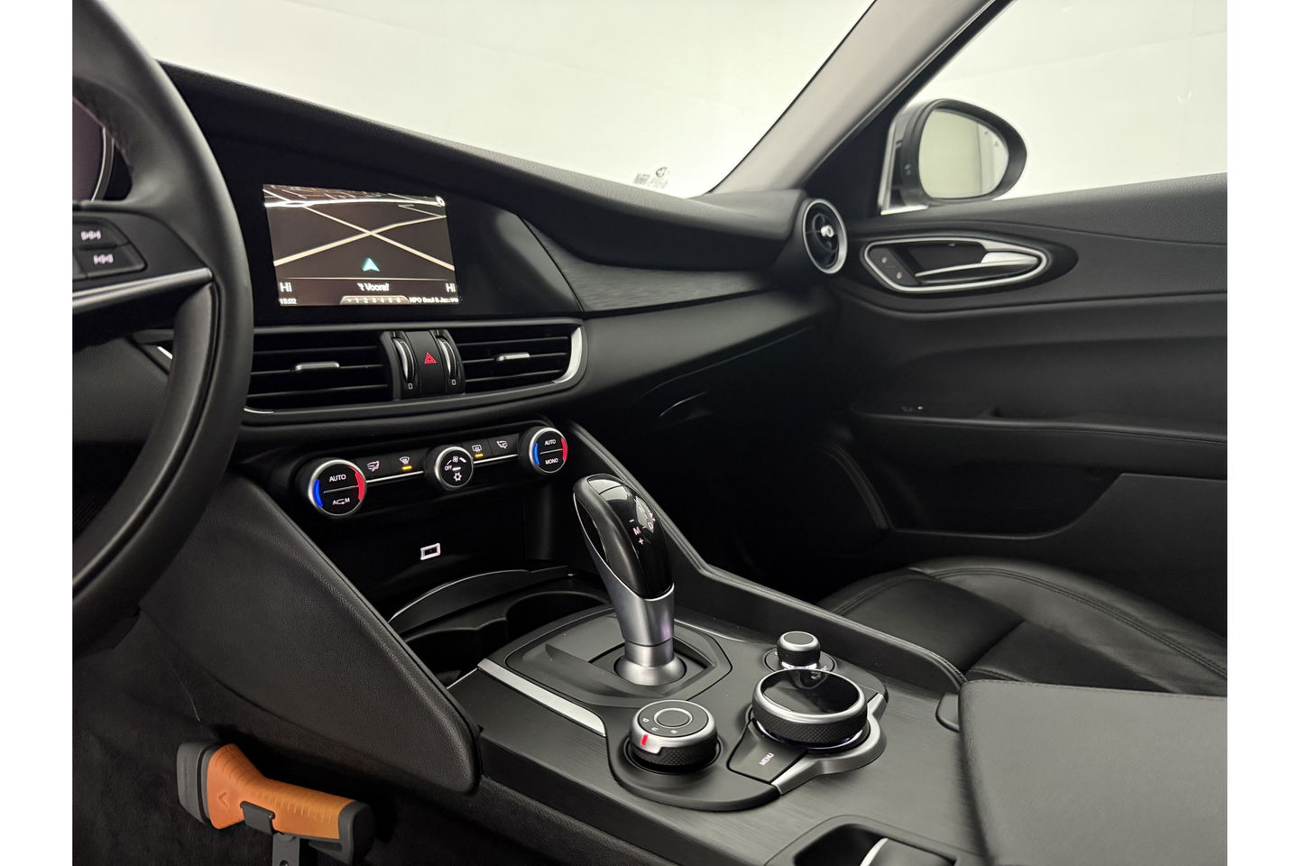 Alfa Romeo Giulia 2.2 Eco Business Super 180PK LED Camera Cruise Clima Navigatie Leder 19"LMV