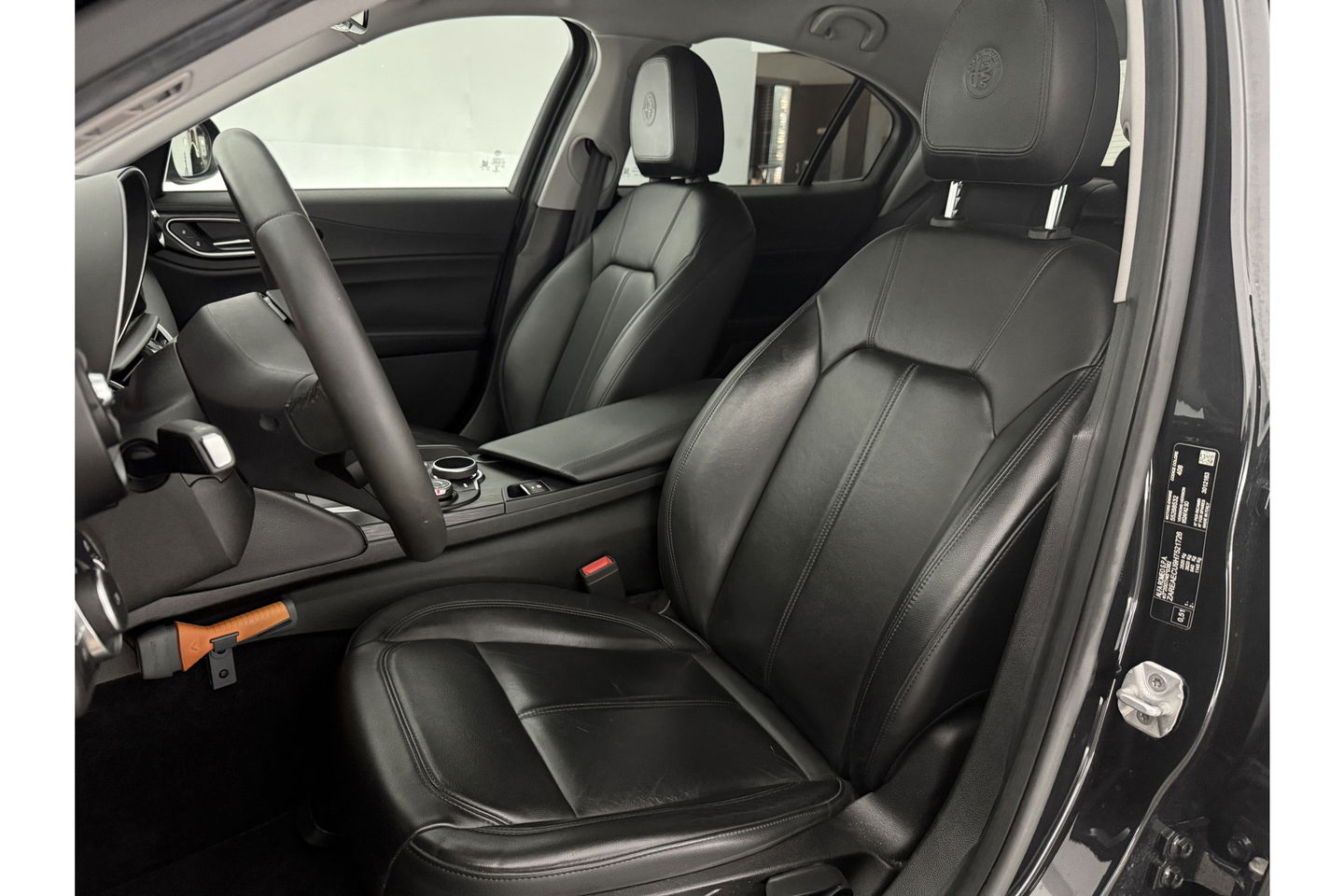Alfa Romeo Giulia 2.2 Eco Business Super 180PK LED Camera Cruise Clima Navigatie Leder 19"LMV