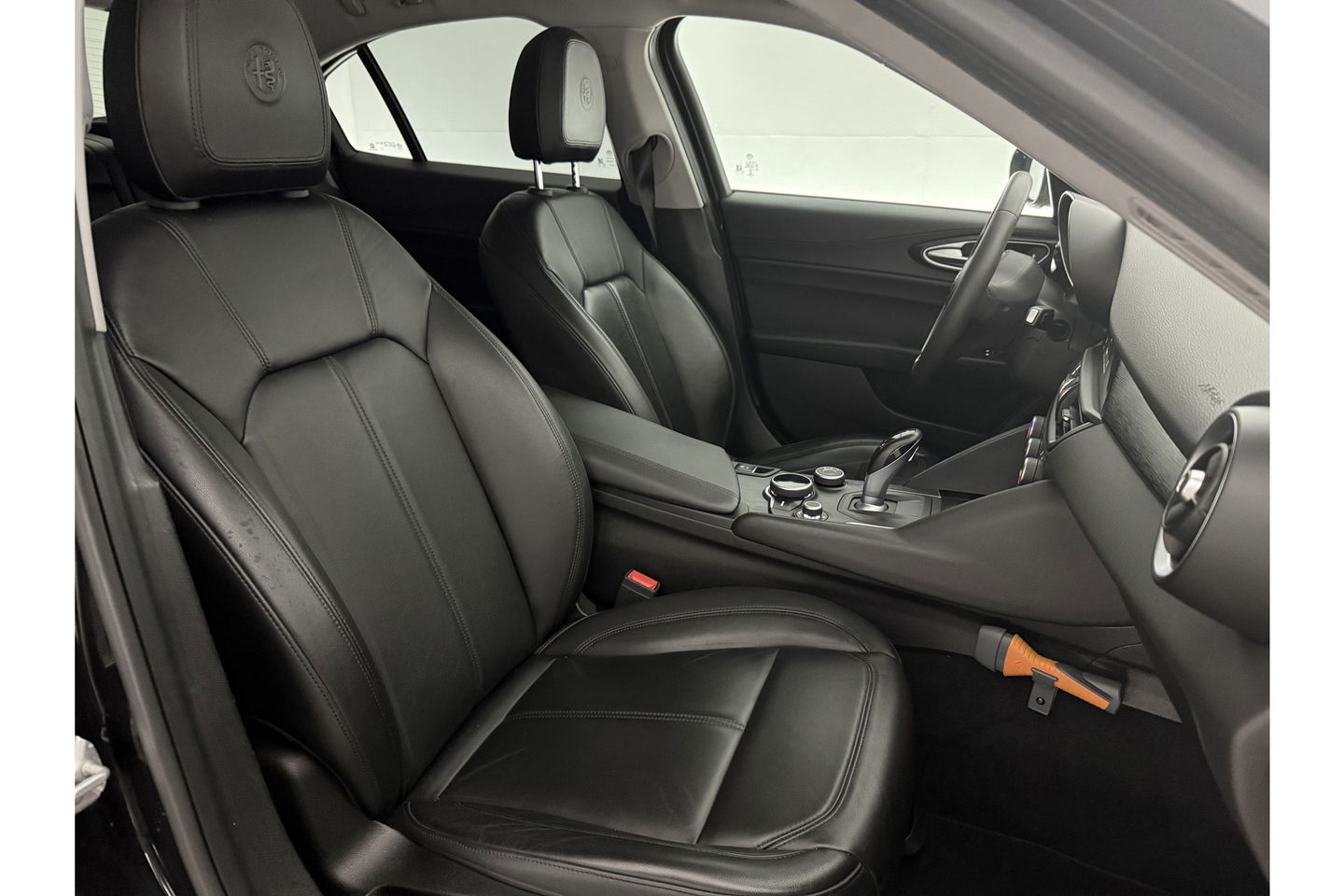 Alfa Romeo Giulia 2.2 Eco Business Super 180PK LED Camera Cruise Clima Navigatie Leder 19"LMV