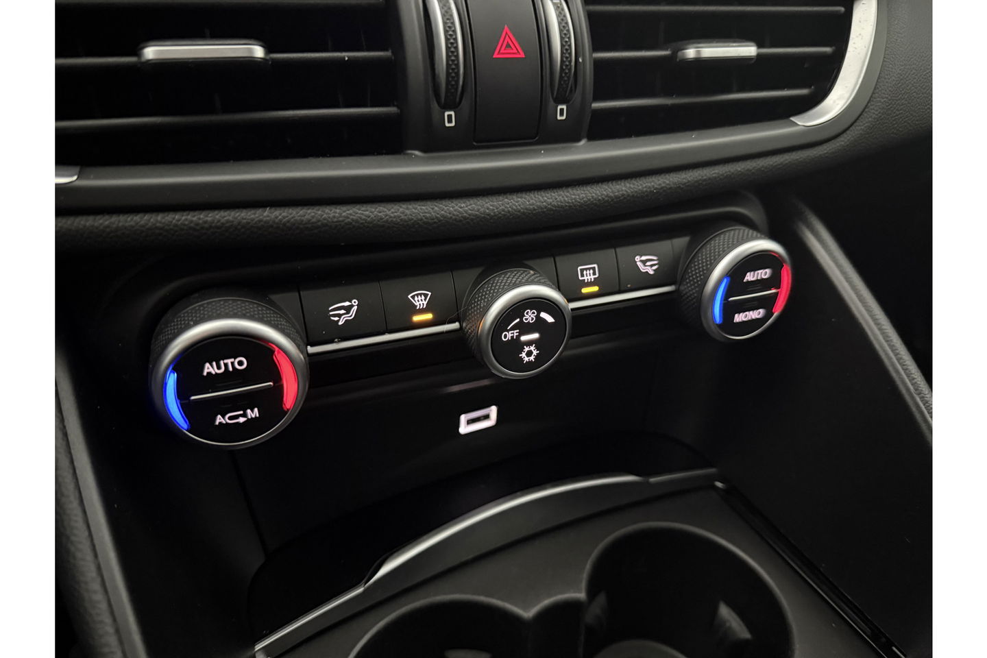 Alfa Romeo Giulia 2.2 Eco Business Super 180PK LED Camera Cruise Clima Navigatie Leder 19"LMV