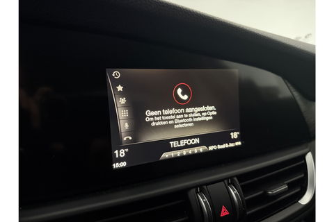Alfa Romeo Giulia 2.2 Eco Business Super 180PK LED Camera Cruise Clima Navigatie Leder 19"LMV