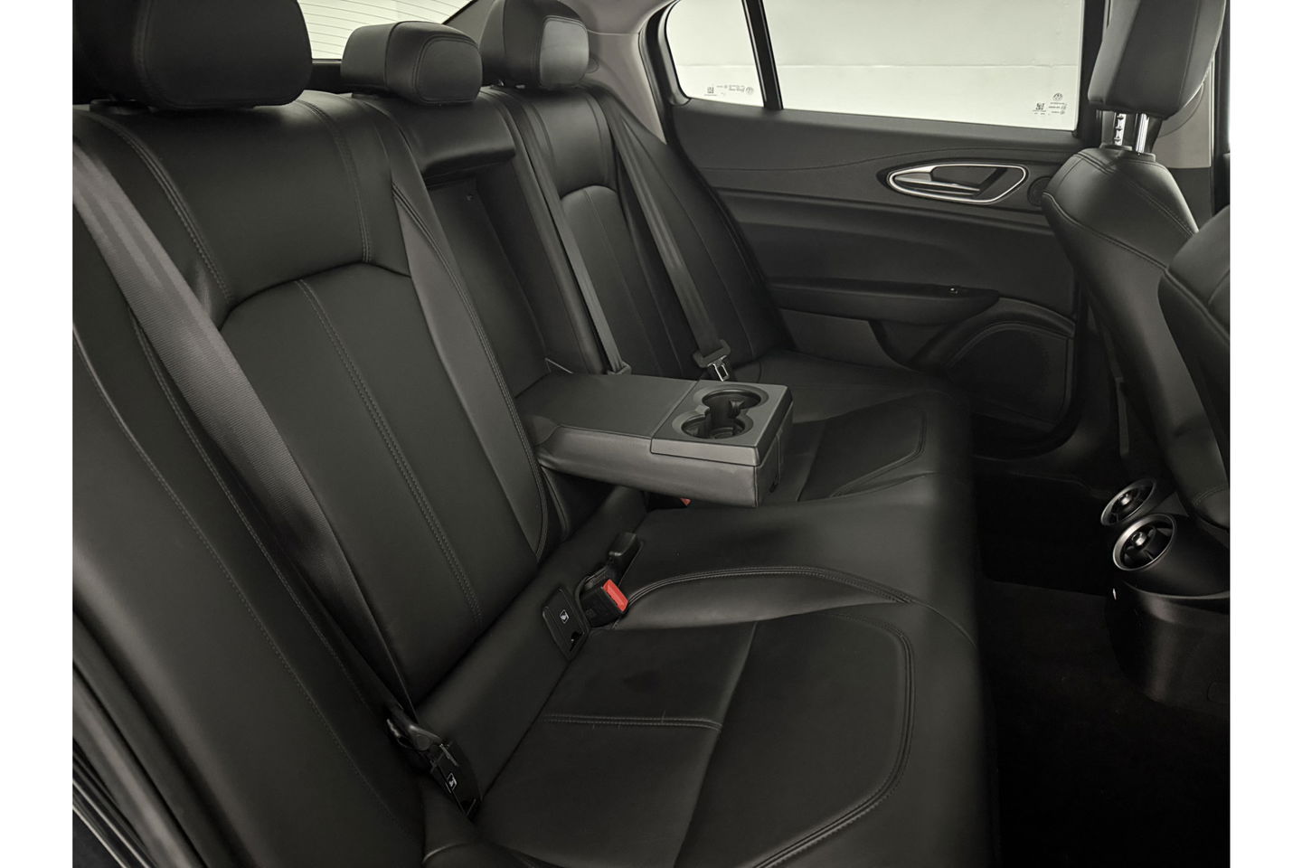 Alfa Romeo Giulia 2.2 Eco Business Super 180PK LED Camera Cruise Clima Navigatie Leder 19"LMV