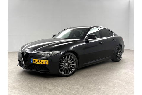 Alfa Romeo Giulia 2.2 Eco Business Super 180PK LED Camera Cruise Clima Navigatie Leder 19"LMV