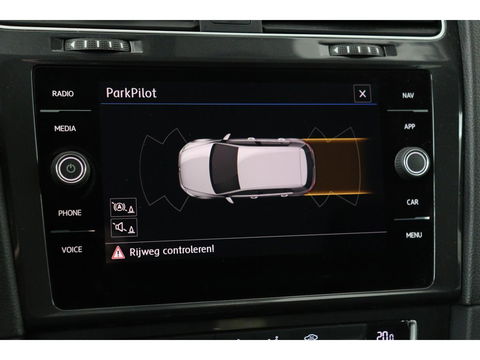 Volkswagen Golf 1.0 TSI Comfortline | Carplay | Navigatie | Adaptive cruise | Climate control | PDC | Bluetooth | Comfortstoelen | LED