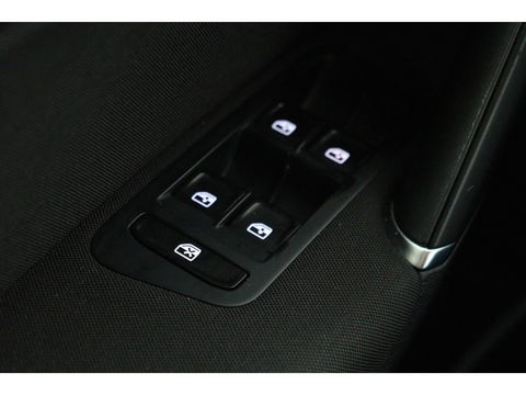 Volkswagen Golf 1.0 TSI Comfortline | Carplay | Navigatie | Adaptive cruise | Climate control | PDC | Bluetooth | Comfortstoelen | LED