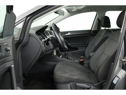 Volkswagen Golf 1.0 TSI Comfortline | Carplay | Navigatie | Adaptive cruise | Climate control | PDC | Bluetooth | Comfortstoelen | LED