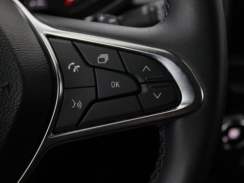 Renault Captur 1.3 TCe Intens | Automaat | Trekhaak | Carplay | Full LED | Navigatie | Keyless | Climate control | Getint glas | Cruise control