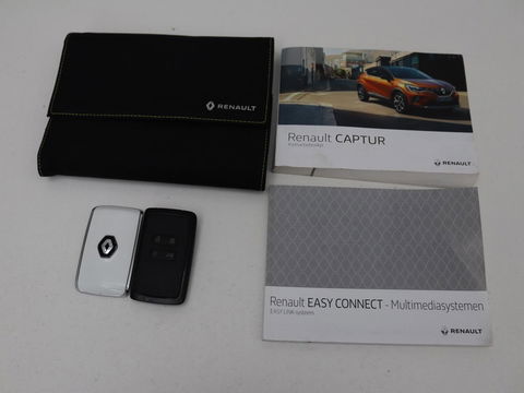 Renault Captur 1.3 TCe Intens | Automaat | Trekhaak | Carplay | Full LED | Navigatie | Keyless | Climate control | Getint glas | Cruise control