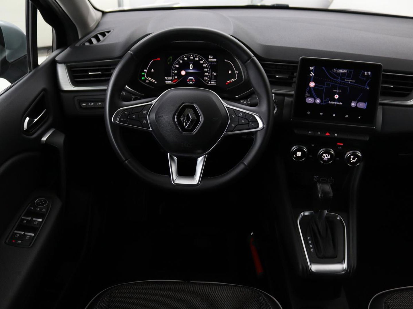 Renault Captur 1.3 TCe Intens | Automaat | Trekhaak | Carplay | Full LED | Navigatie | Keyless | Climate control | Getint glas | Cruise control