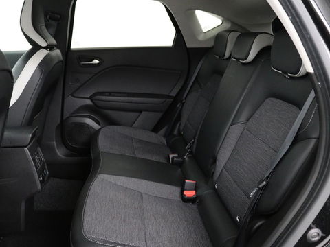 Renault Captur 1.3 TCe Intens | Automaat | Trekhaak | Carplay | Full LED | Navigatie | Keyless | Climate control | Getint glas | Cruise control
