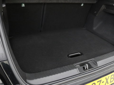 Renault Captur 1.3 TCe Intens | Automaat | Trekhaak | Carplay | Full LED | Navigatie | Keyless | Climate control | Getint glas | Cruise control