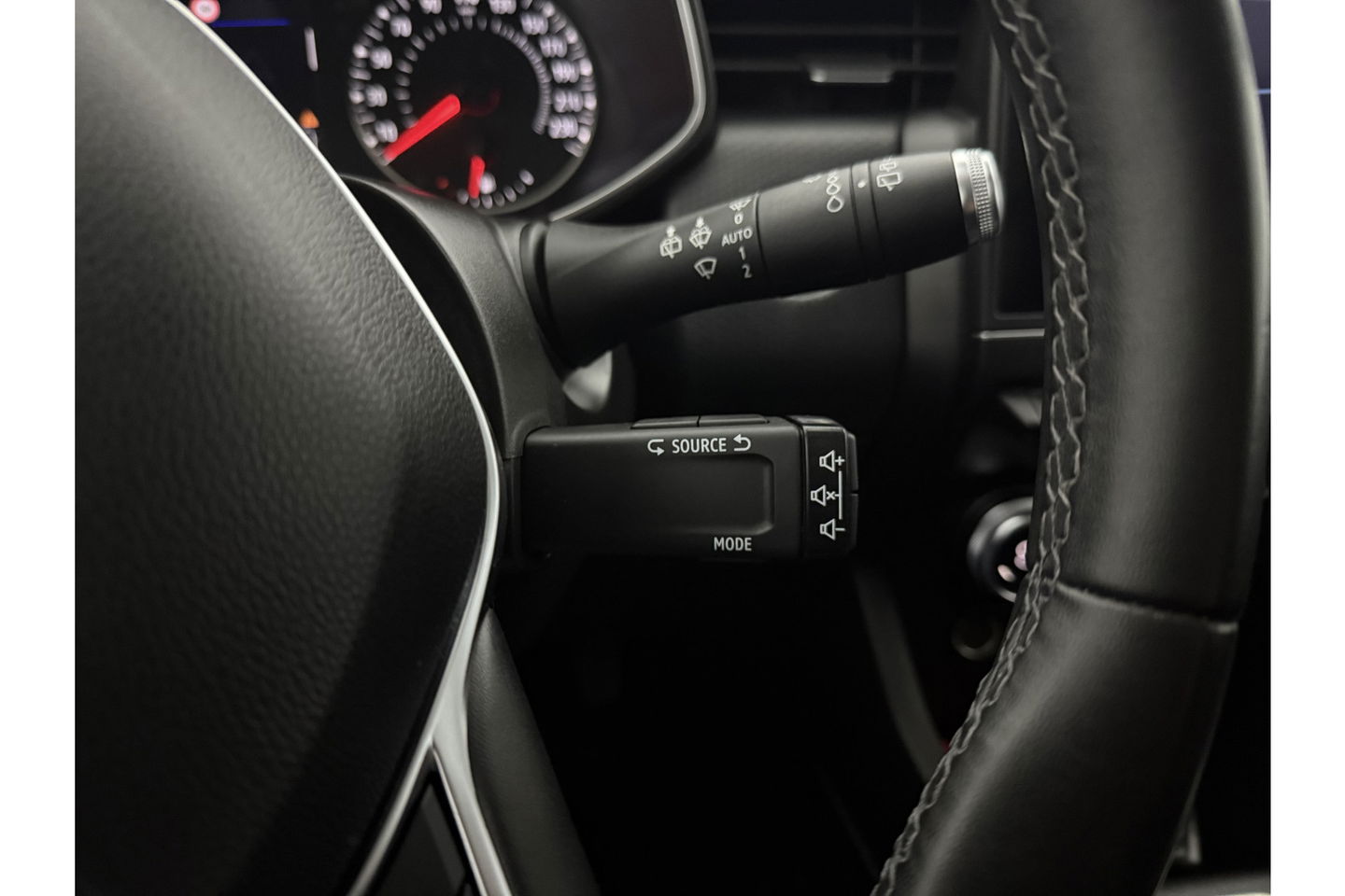 Renault Clio 1.0 TCE Intens Clima Carplay LED Cruise Navi PDC 16''LMV
