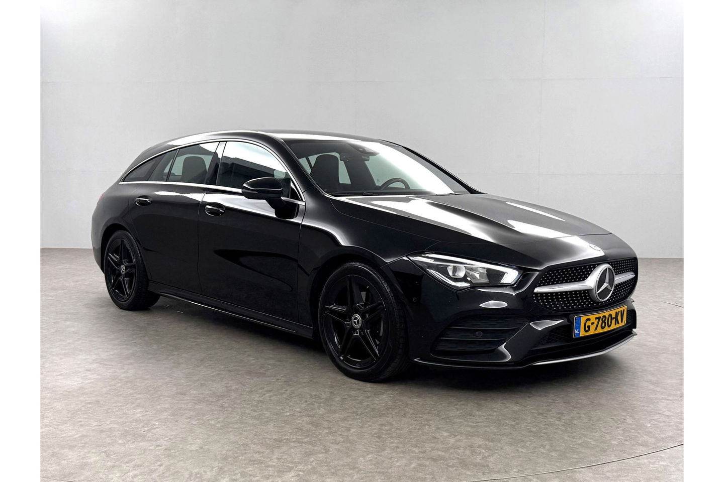 Mercedes-Benz CLA-Klasse 180 AMG Camera LED Virtual Trekhaak Clima Cruise Navigatie PDC 18"LMV