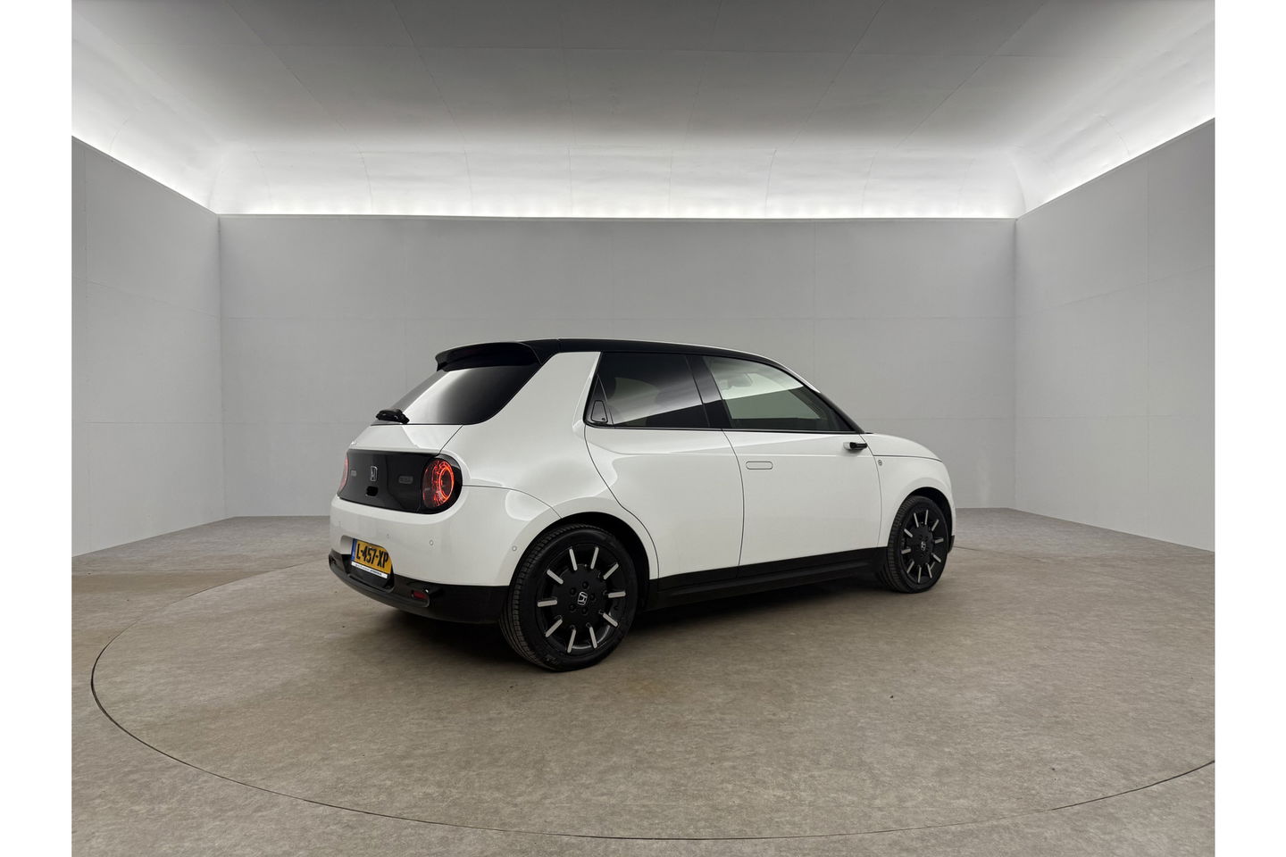 Honda Honda-E Advance 154PK Elektrisch LED Widescreen Zijcamera Spiegel Pano-view 360Camera Cruise Carplay Clima 17"LMV Navi PDC