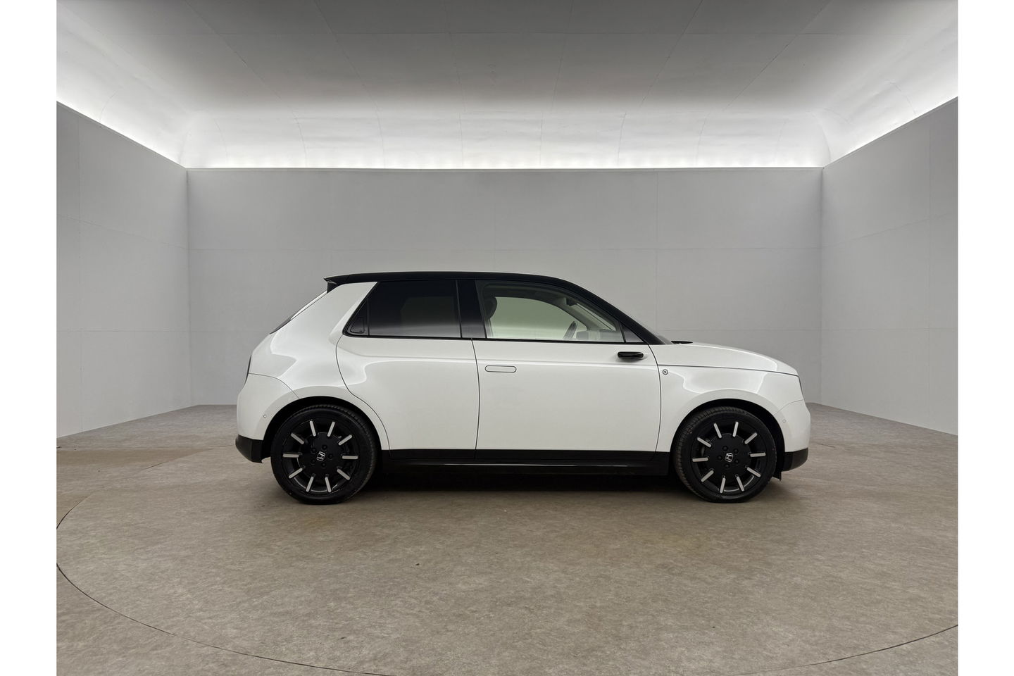 Honda Honda-E Advance 154PK Elektrisch LED Widescreen Zijcamera Spiegel Pano-view 360Camera Cruise Carplay Clima 17"LMV Navi PDC