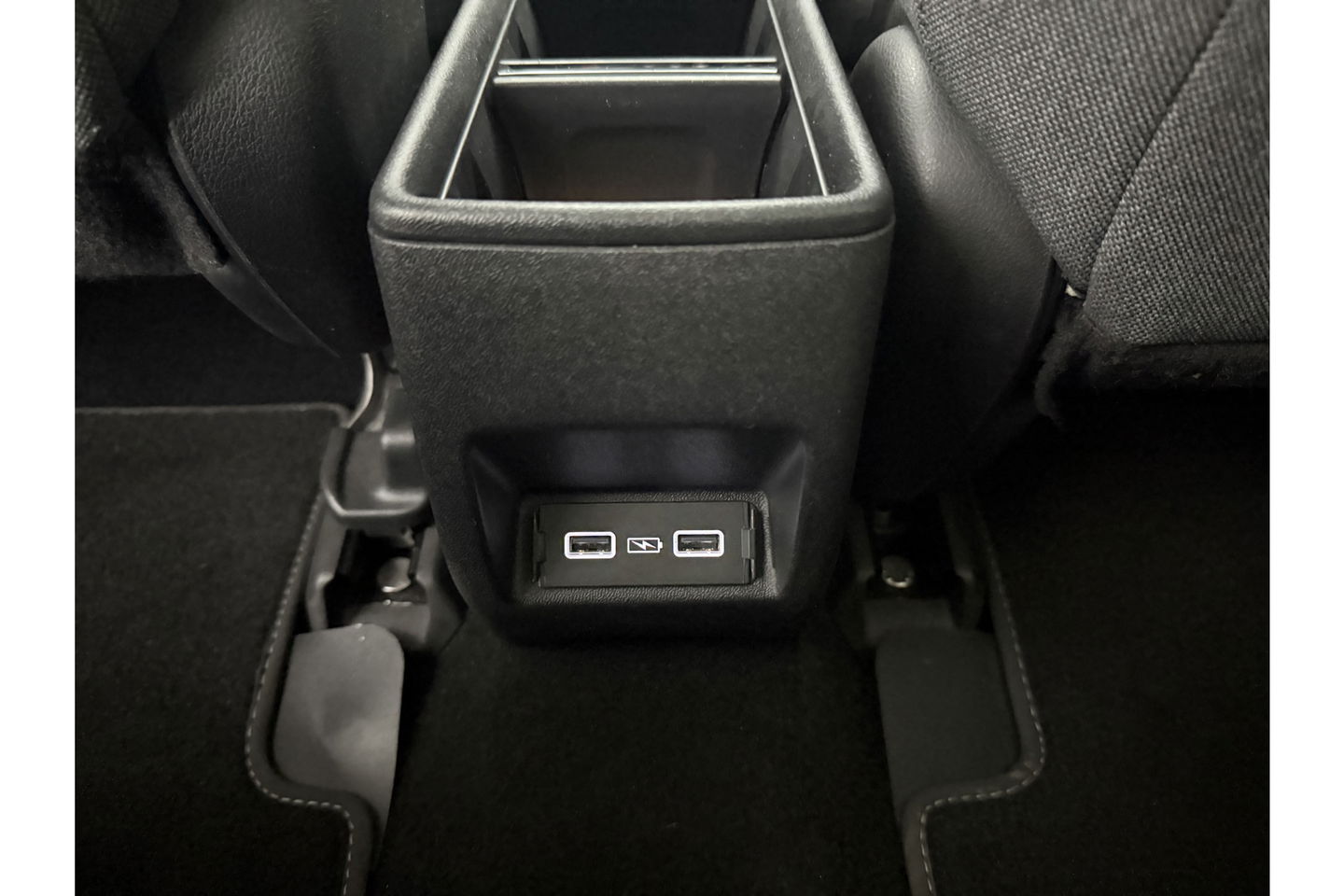 Honda Honda-E Advance 154PK Elektrisch LED Widescreen Zijcamera Spiegel Pano-view 360Camera Cruise Carplay Clima 17"LMV Navi PDC