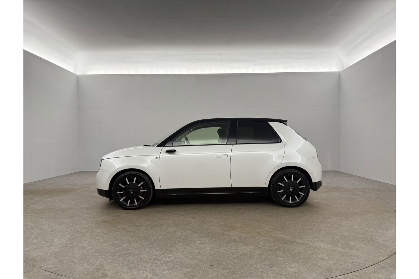 Honda Honda-E Advance 154PK Elektrisch LED Widescreen Zijcamera Spiegel Pano-view 360Camera Cruise Carplay Clima 17"LMV Navi PDC