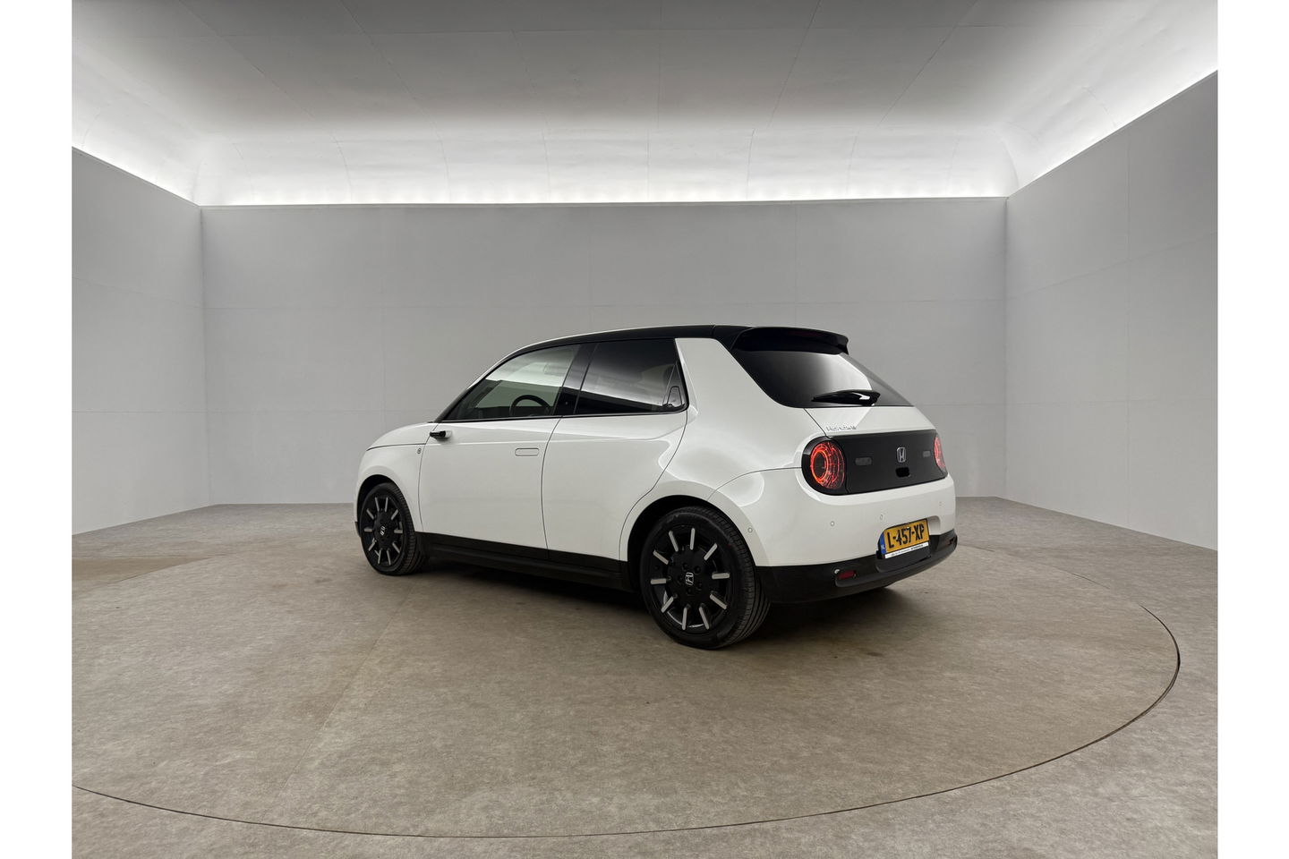 Honda Honda-E Advance 154PK Elektrisch LED Widescreen Zijcamera Spiegel Pano-view 360Camera Cruise Carplay Clima 17"LMV Navi PDC