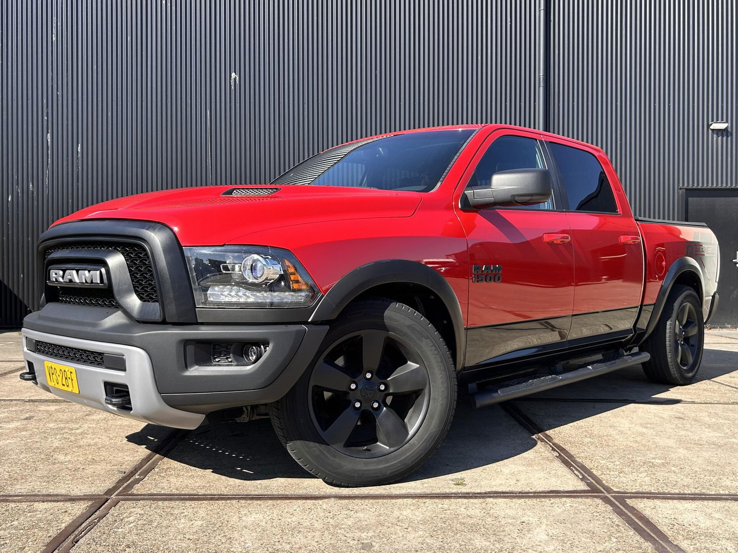 Dodge Ram Pick-Up 1500 REBEL 5.7 V8 Quad Cab 6'4 | MARGE | LUCHTVERING | PANO | OFFROAD | LEDER | 3500KG | PRINS LPG