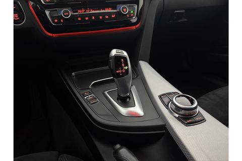 BMW 3 Serie 318i Executive Sfeer LED Clima Cruise Navi PDC 18''LMV