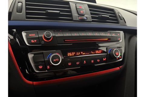 BMW 3 Serie 318i Executive Sfeer LED Clima Cruise Navi PDC 18''LMV
