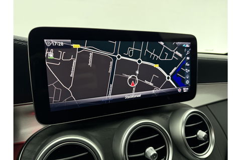 Mercedes-Benz C-Klasse C300e AMG 211PK Pano 360Camera Trekhaak Sfeerverl. Carplay Clima LED Navi Stoelverwarming