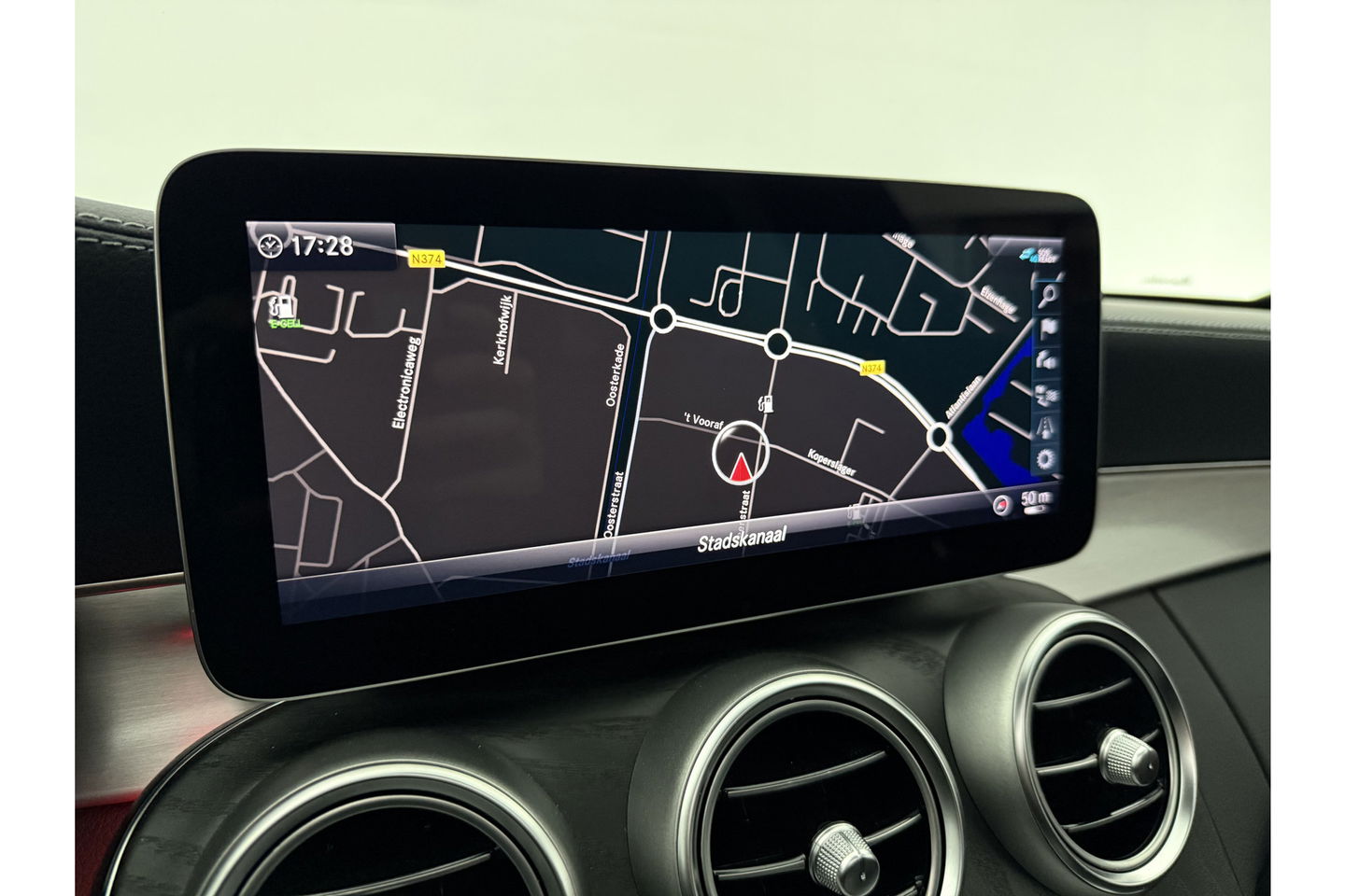 Mercedes-Benz C-Klasse C300e AMG 211PK Pano 360Camera Trekhaak Sfeerverl. Carplay Clima LED Navi Stoelverwarming