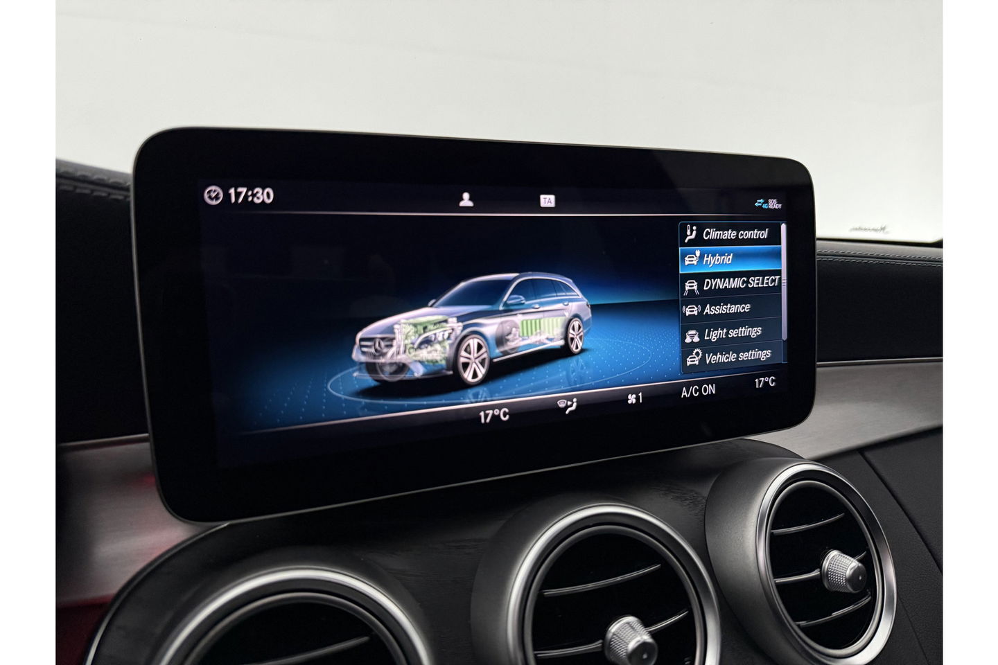 Mercedes-Benz C-Klasse C300e AMG 211PK Pano 360Camera Trekhaak Sfeerverl. Carplay Clima LED Navi Stoelverwarming